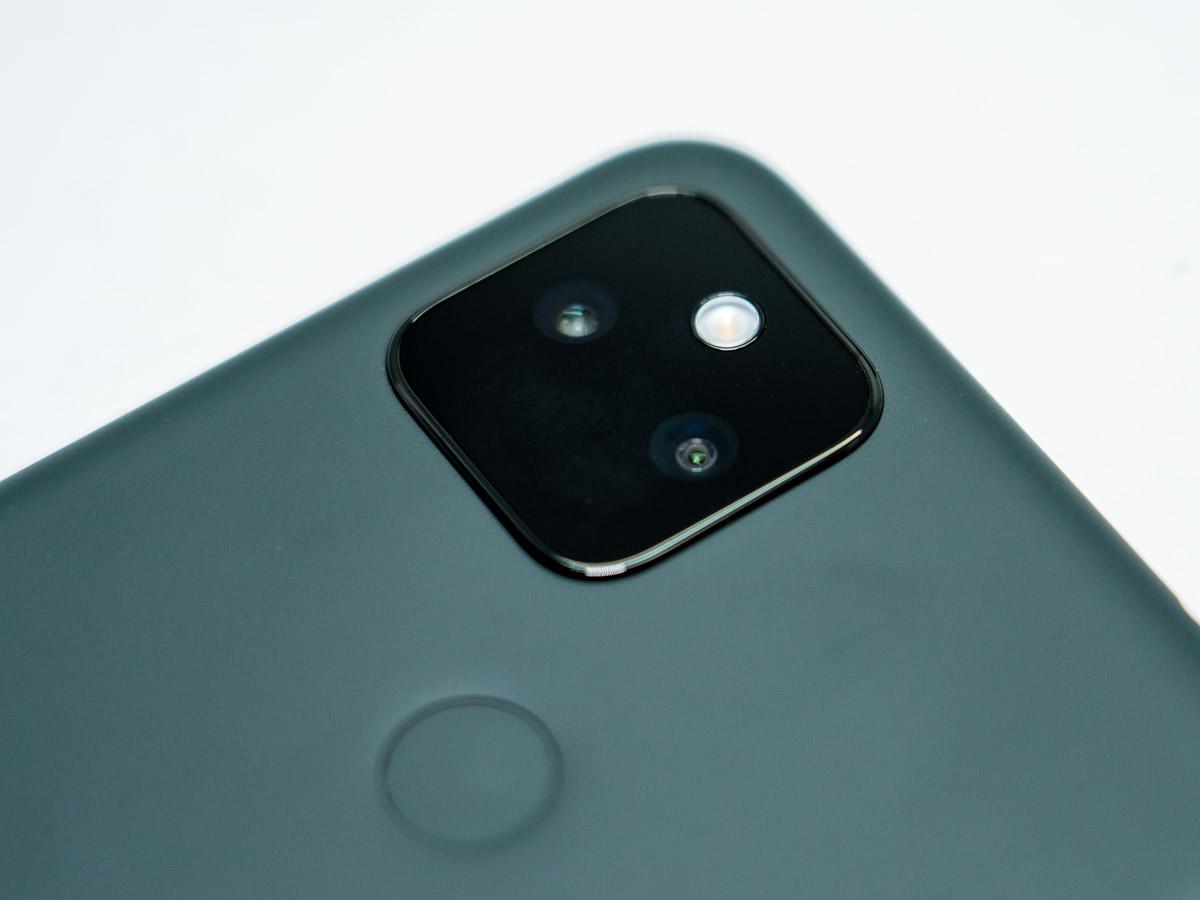 グーグル「Pixel 5a (5G)」は“買い”か？ 前機種から8800円安く、防水に 