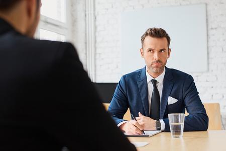 ベンチャーキャピタルは起業家のどこを見て出資を決める？ 11社が明かす、事業アイデアより重要な「5つの特性」
