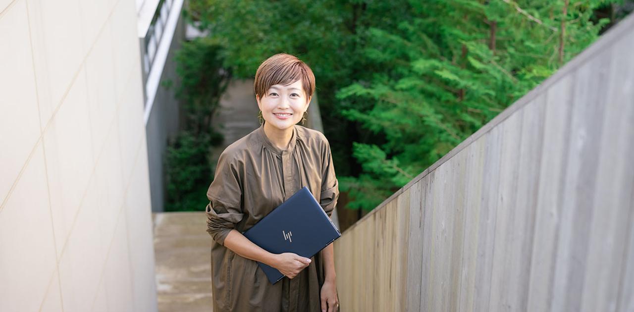井の中の蛙で終わらなくてよかった。CRAZY WEDDING創設者・山川咲がいくつもの肩書きを持つ理由 | Business Insider Japan