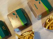 植物由来の代替肉を用いたマクドナルドの新たなビーガンメニュー｢マックプラントバーガー｣3種。