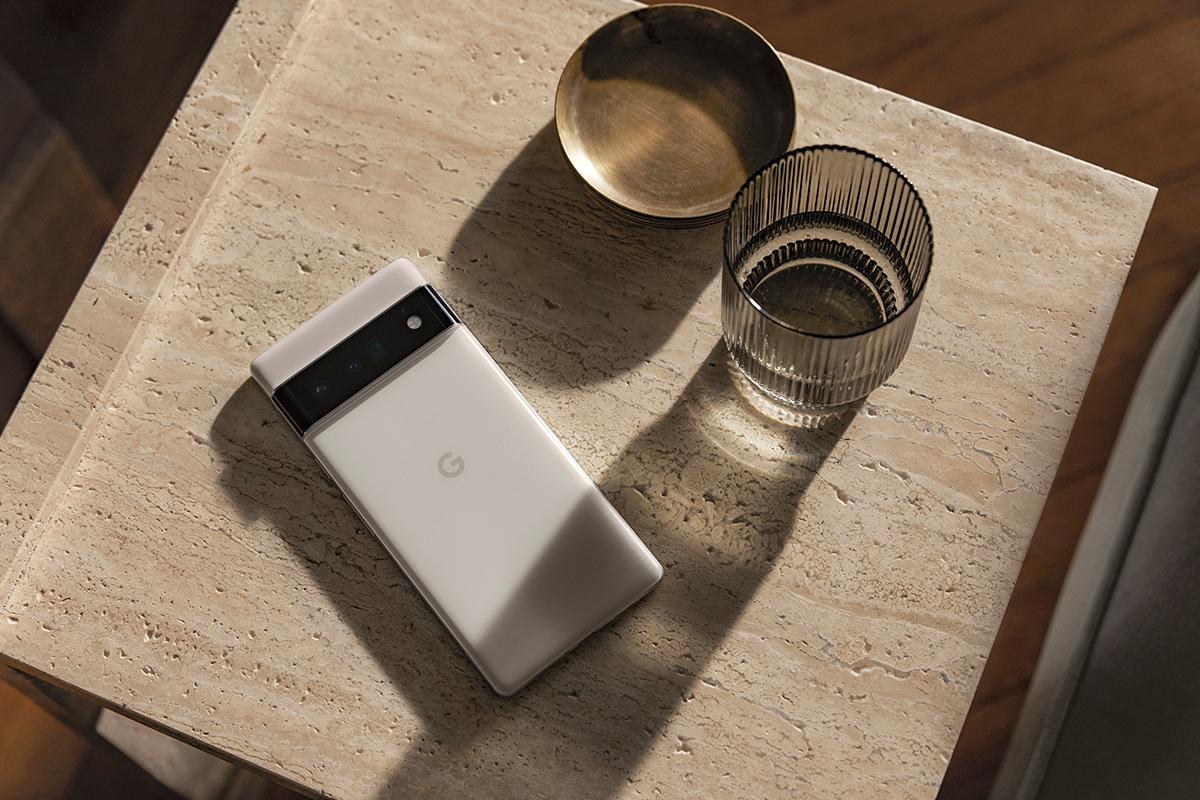 グーグル独自チップ搭載「Pixel 6/6 Pro」が10月28日発売。2機種の違い 