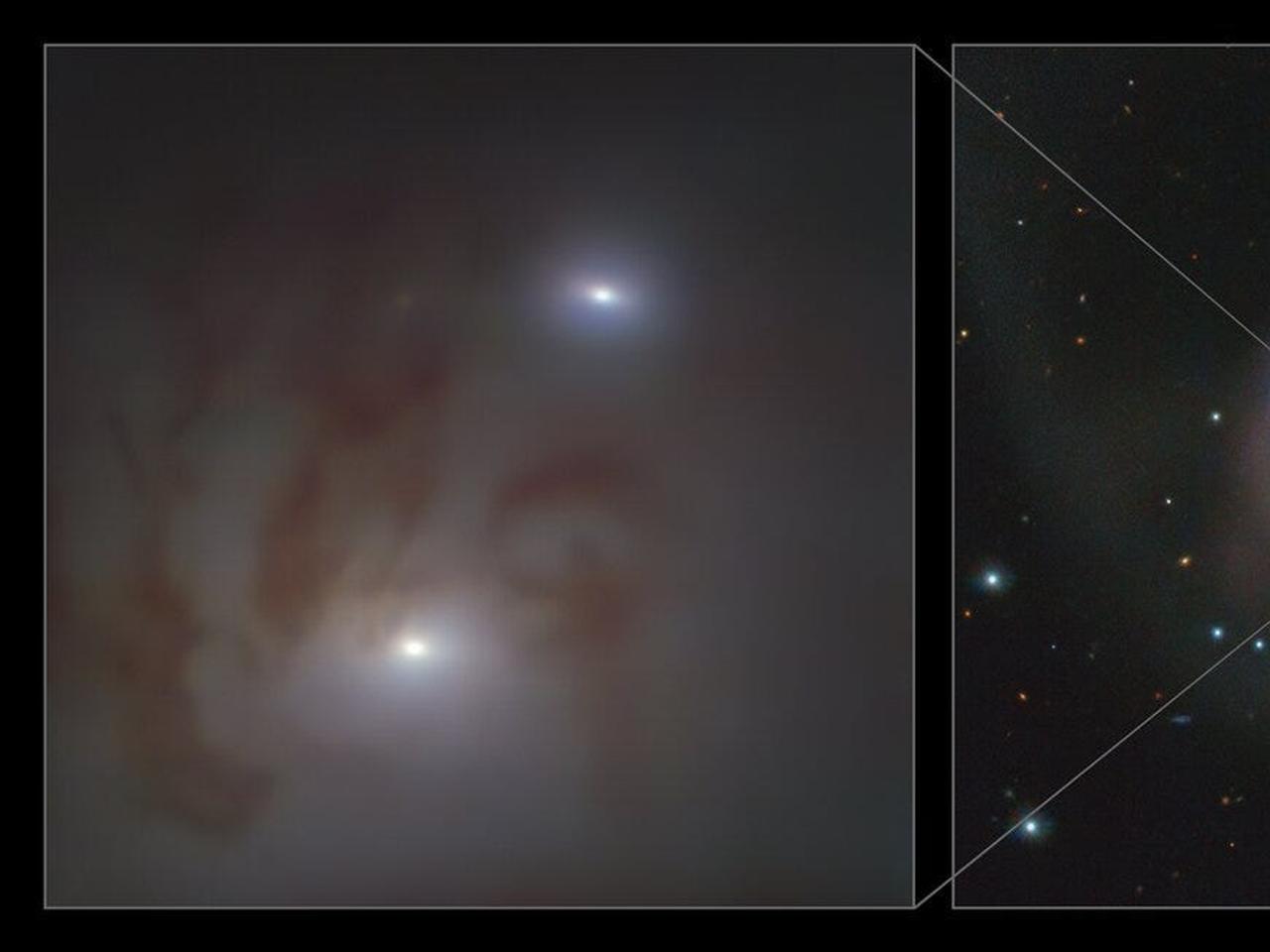地球から8900万光年離れた場所にある水瓶座の銀河｢NGC7727｣にある、それぞれが超大質量ブラックホールを収容している2つの明るい銀河核の拡大図（左）と広域図（右）。