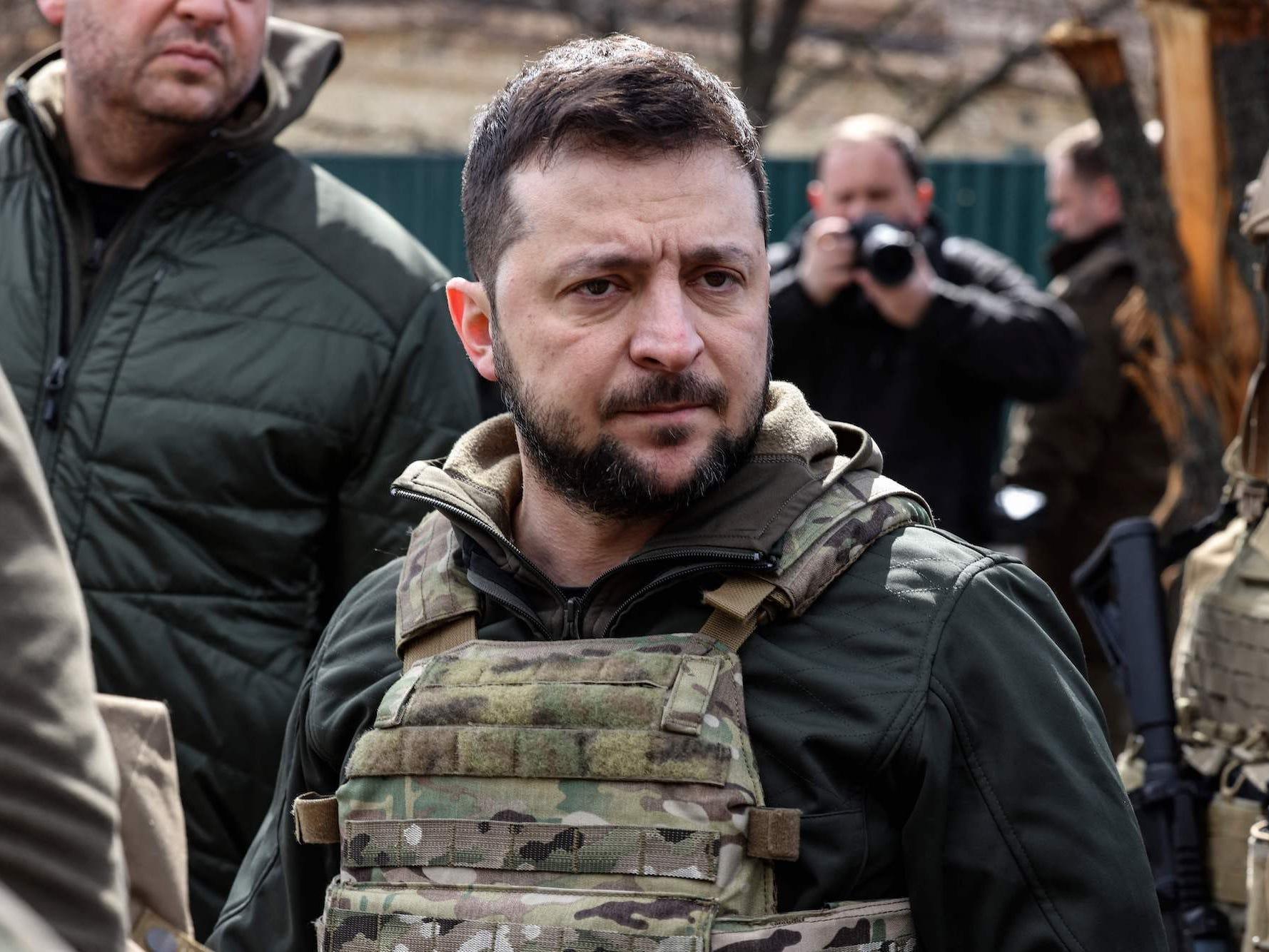 ウクライナ軍タクティカル戦闘服上下MとワッペンセットOD ゼレンスキー 