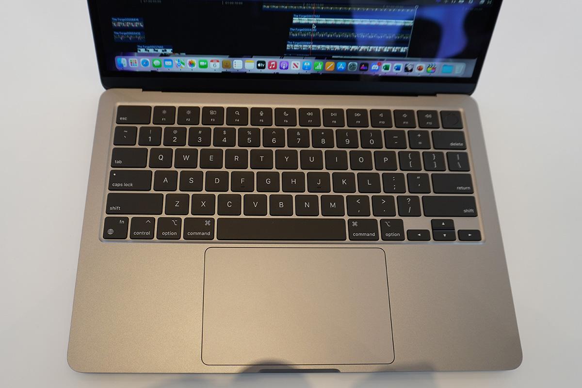 実機】新型｢MacBook Air｣はMacBook Pro似…アップル本社で触ってみた