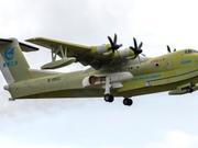 中国広東省珠海（チューハイ）市の上空を飛ぶ水陸両用機｢AG600（鯤竜）｣の新型機。2022年5月31日撮影。