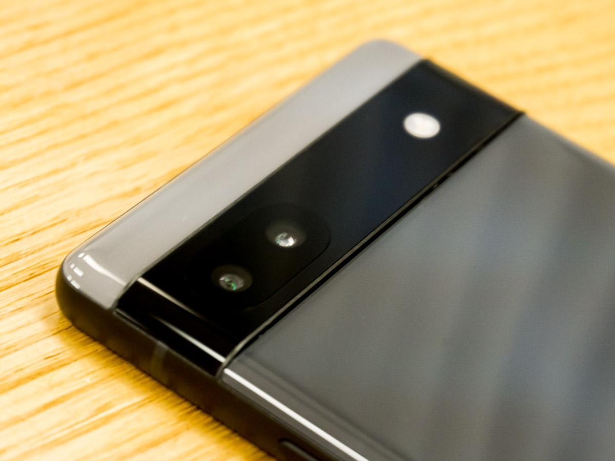 グーグルの高コスパスマホ「Pixel 6a」実機レビュー。外観とAIカメラを