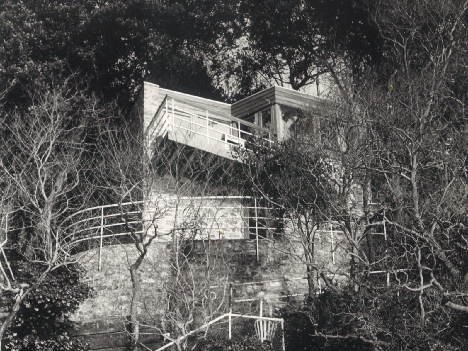 築何百年？ 中世の城のようなボートハウスが約8億円で売り出し中