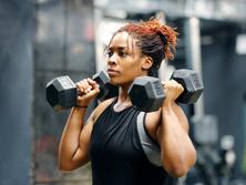 パーソナルトレーナーに聞いた、複数の筋肉群を鍛える効果的な5つのエクササイズ