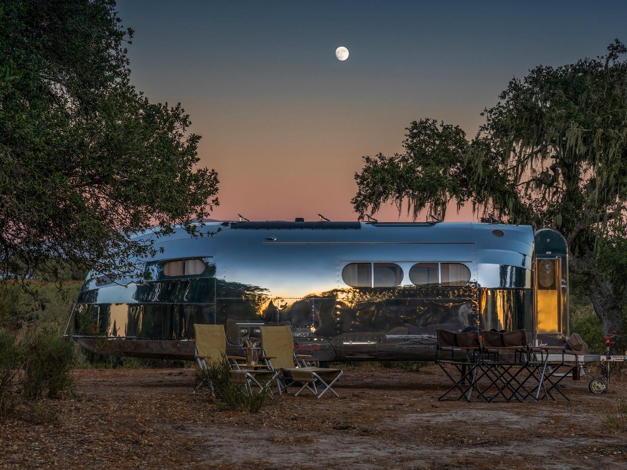 高級トラベルトレーラーを製造するボウラス（Bowlus）は、最新作の｢ヴォルテラ（Volterra）｣を発表した