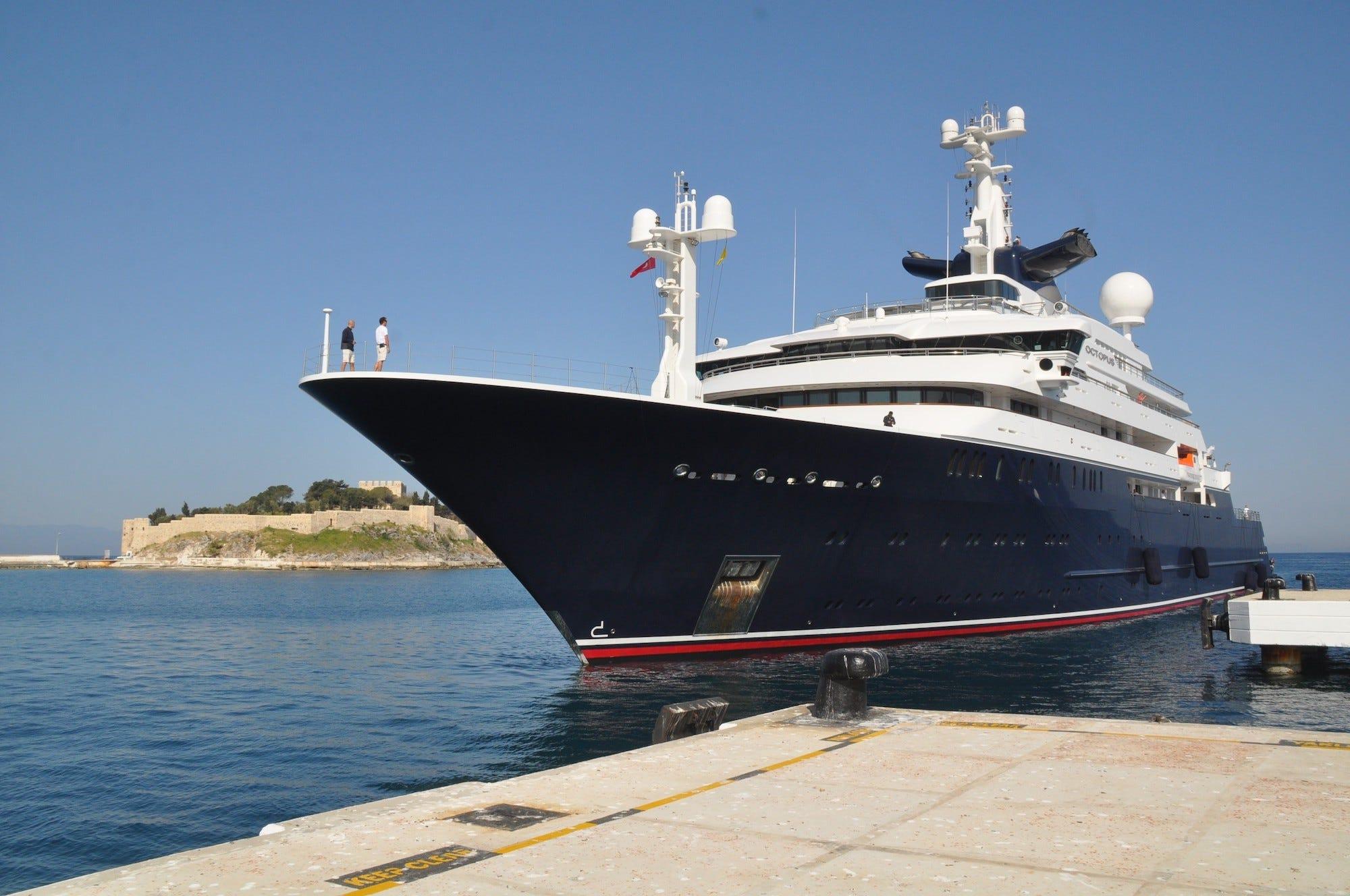 マイクロソフトの共同創業者が所有していた豪華ヨット、約130億円で