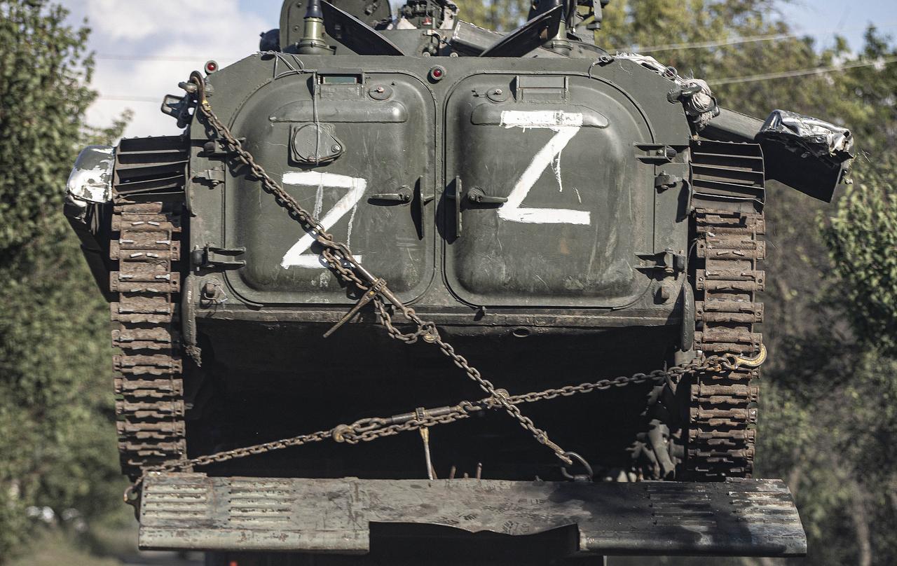 ウクライナのハリコフでウクライナ軍が捕獲したロシアの装甲車。