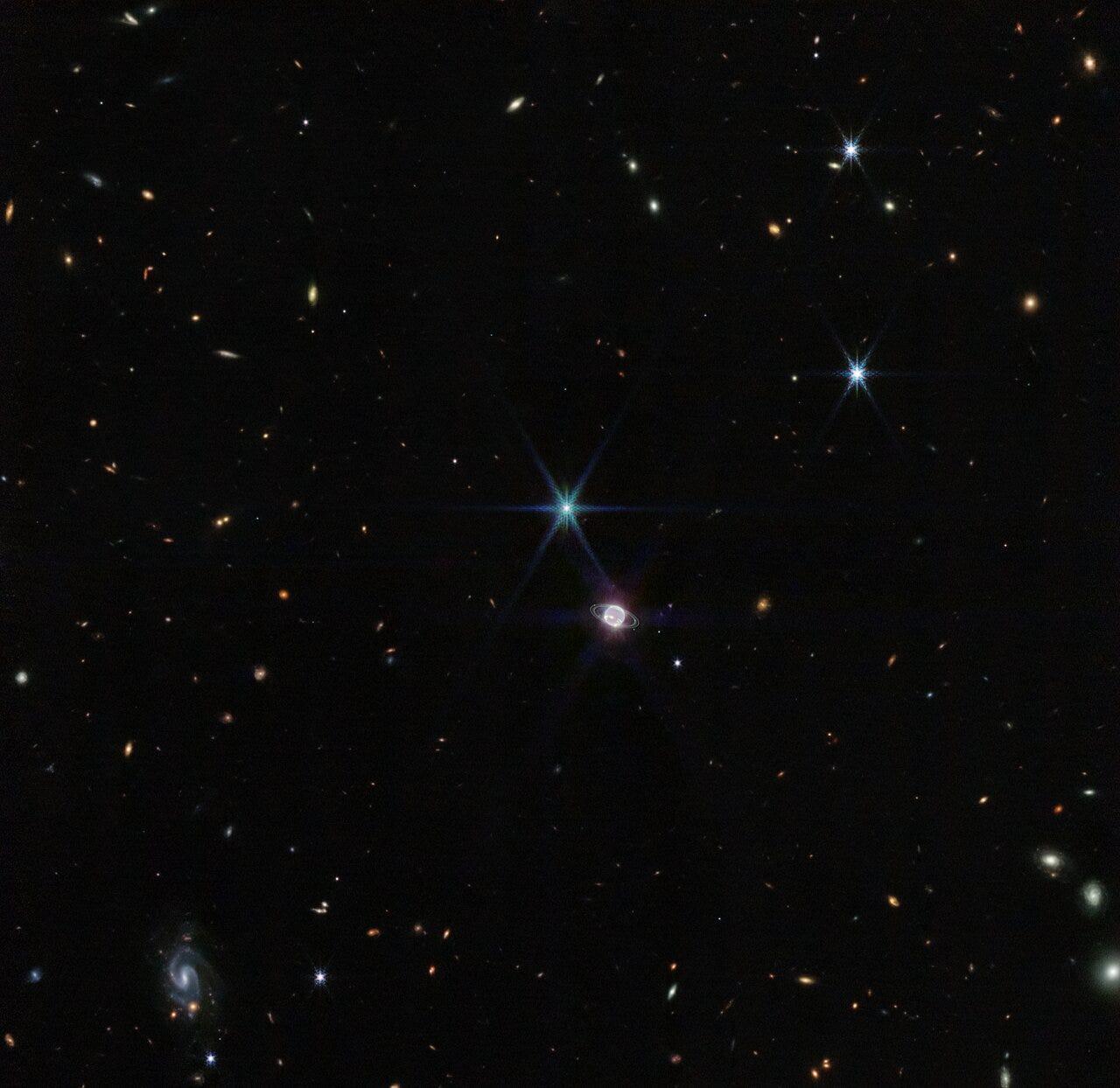 海の宇宙 環が鮮明な海王星と輝く衛星トリトン：ウェッブ宇宙望遠鏡が撮影