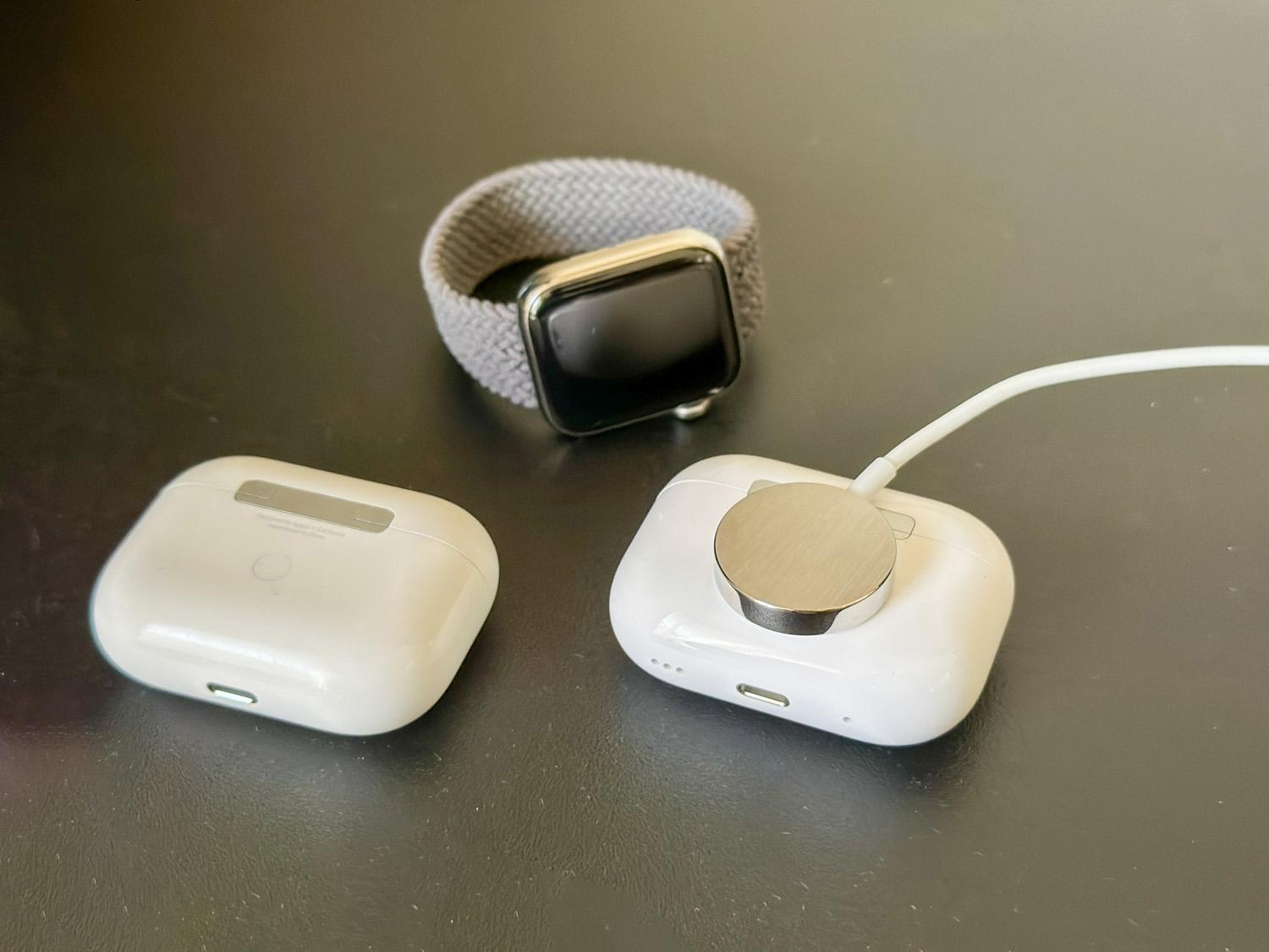 ［正規品］AirPods pro 2 第二世代　ケース　アイポーズ　プロ　充電器