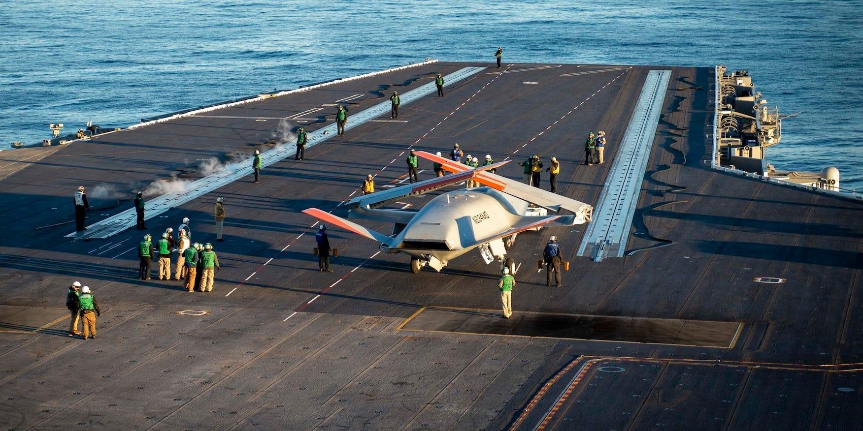 アメリカ海軍は将来、艦載機の6割をドローンにする…空母搭載の無人機初 