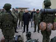 予備役の準備状況を視察するロシアのプーチン大統領。2022年10月20日、ロシア・リャザン州で撮影。