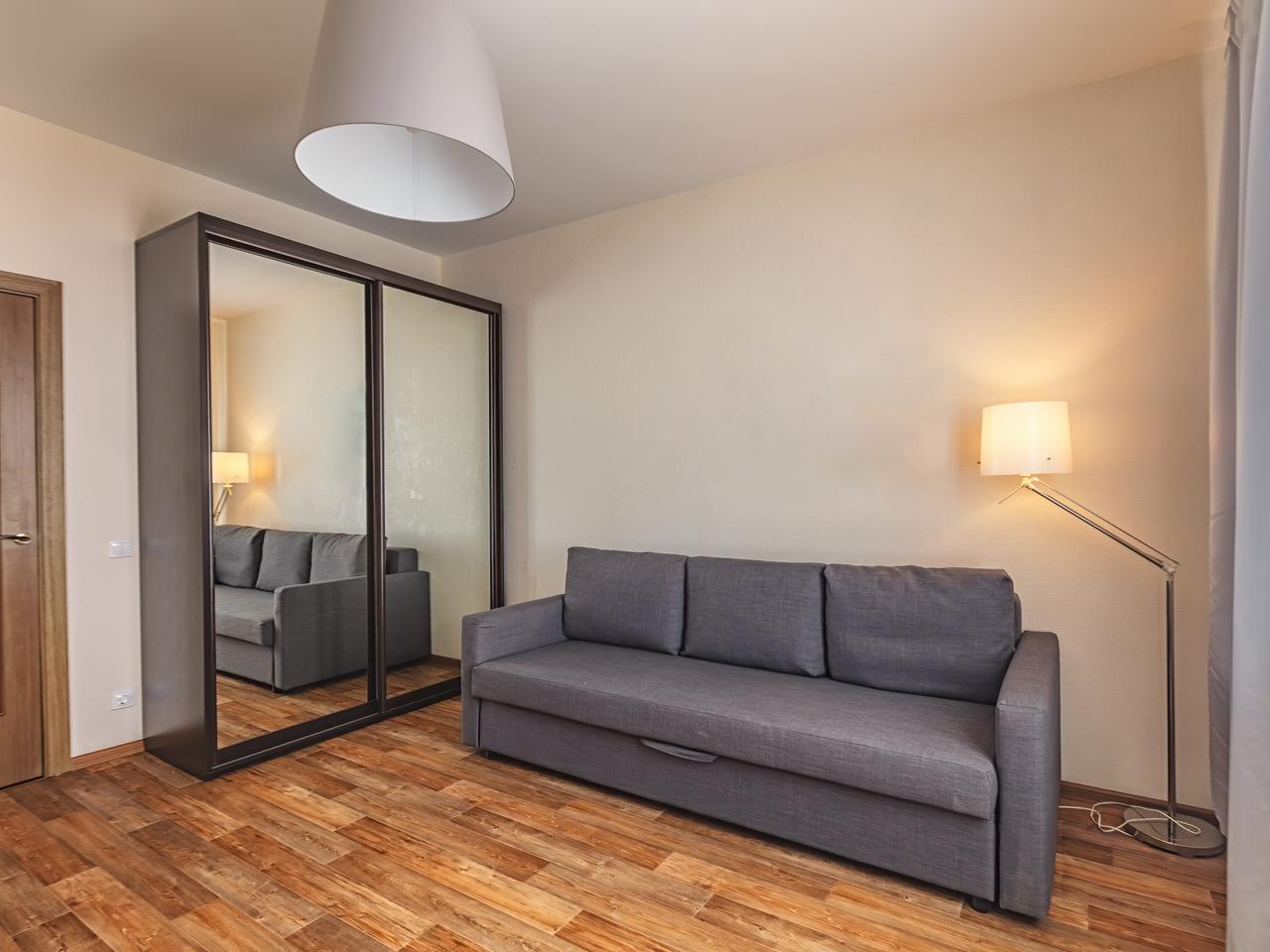 安っぽい造りの家具ではなく、質の高い家具に投資しよう。