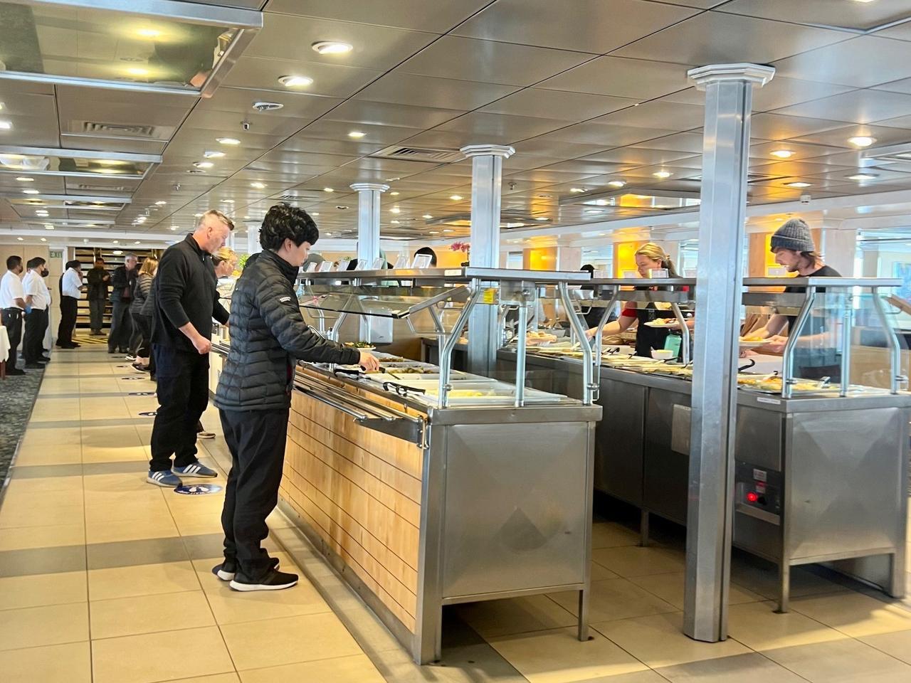 初日の食事風景