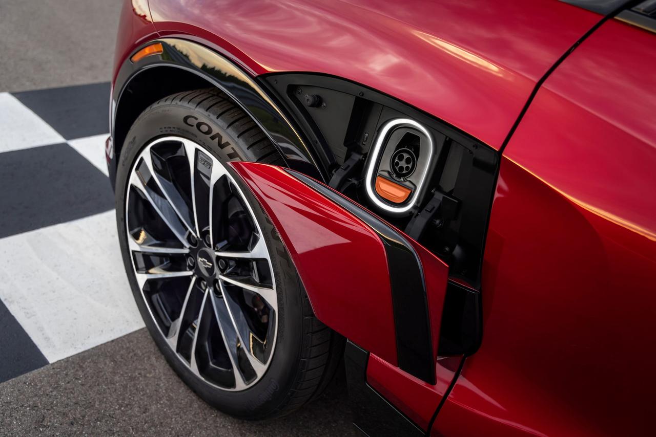 シボレー｢ブレイザーEV SS｣。