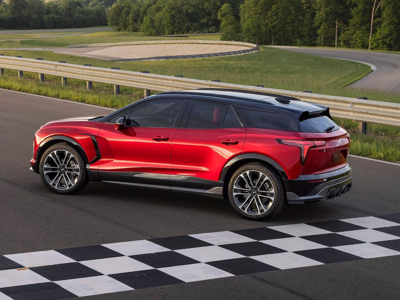 シボレー｢ブレイザーEV SS｣。