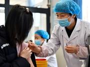 このインセンティブは、中国国民が西側のワクチンを欲しがっていることを示している。