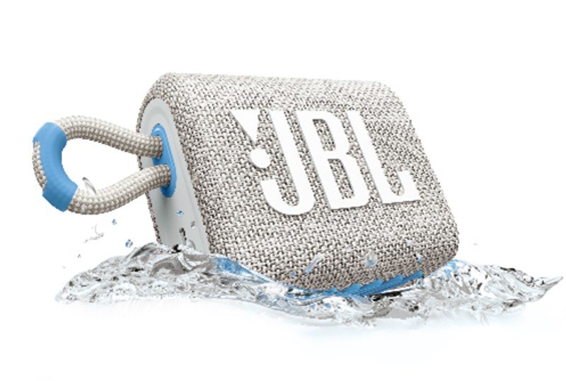 週末、ゲレンデやキャンプ場で使いたい！ JBLの手のひらサイズの
