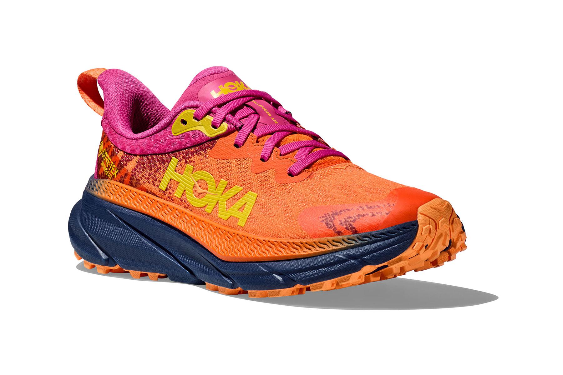 HOKAの全天候型ランニングシューズがさらに軽く！ GORE-TEX