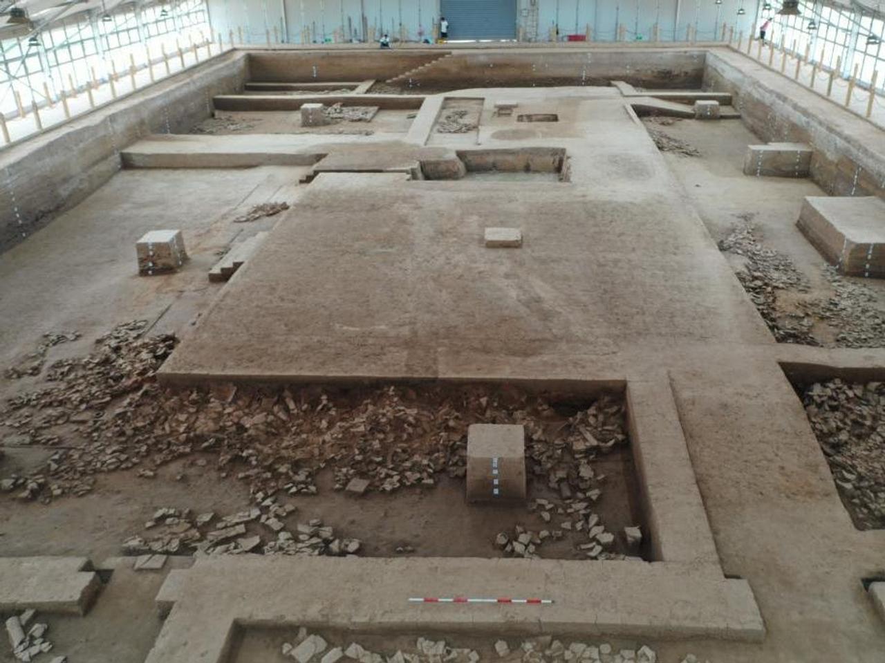 西安市の櫟陽城遺跡で水洗トイレが発掘された。
