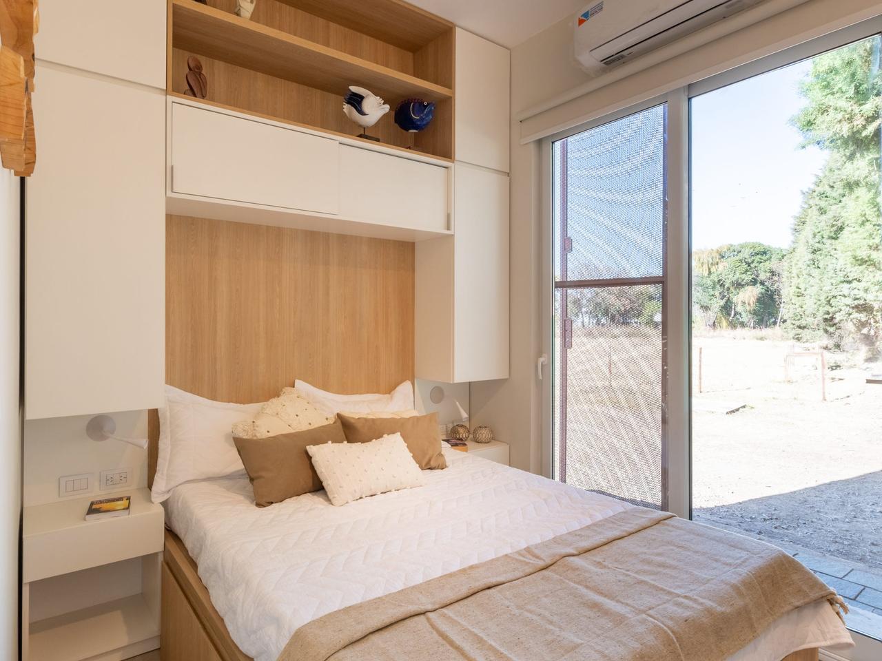 Die 45 Quadratmeter große Wohnung verfügt über ein Schlafzimmer, ein Badezimmer…