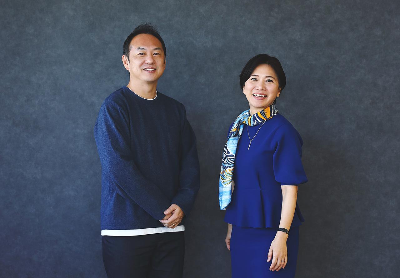 インフォバーンの田中準也氏（左）とパナソニック コネクトの山口有希子氏（右）。
