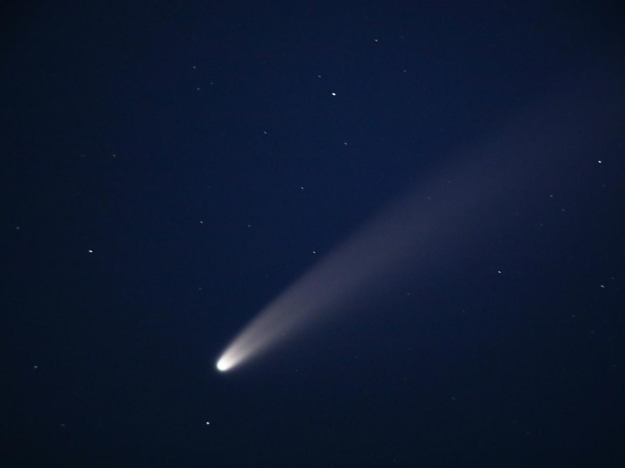 2020年に地球に接近したネオワイズ彗星（C/2020 F3）。新たに検出された彗星（C/2023 A3）はさらに明るくなると予測されている。