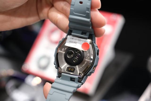 G-SHOCK以上、スマートウォッチ未満。｢ちょうどいい｣時計がカシオから新発売 Business Insider Japan