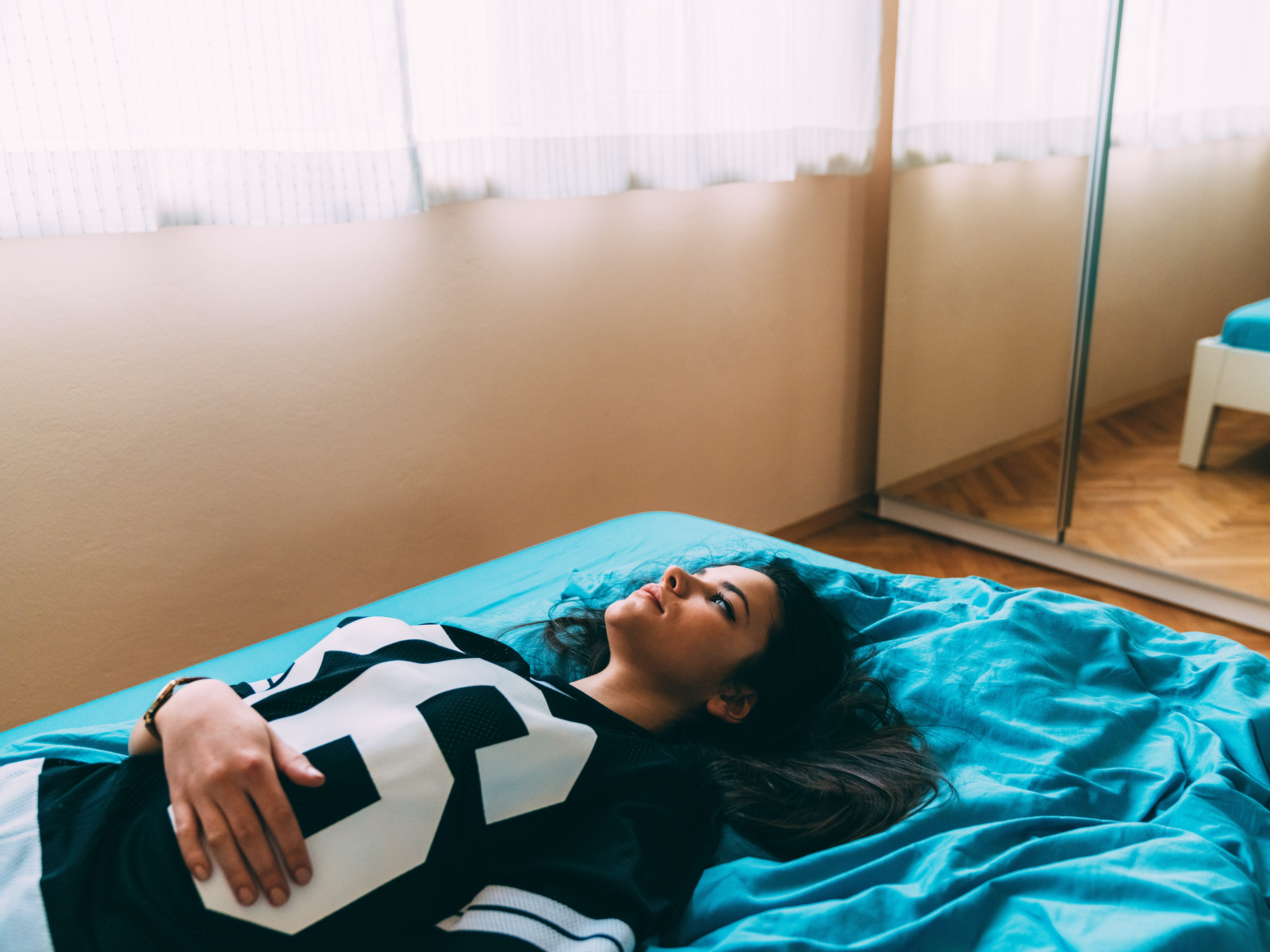 経済的な不安から、Z世代とミレニアル世代は夜も眠れない —— 最新調査