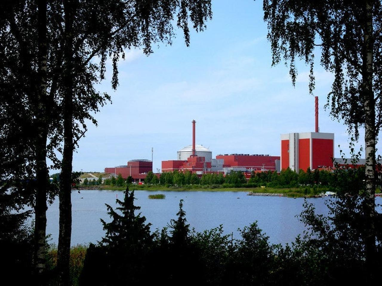 フィンランドのエウラヨキにあるオルキルオト原子力発電所の3号炉。