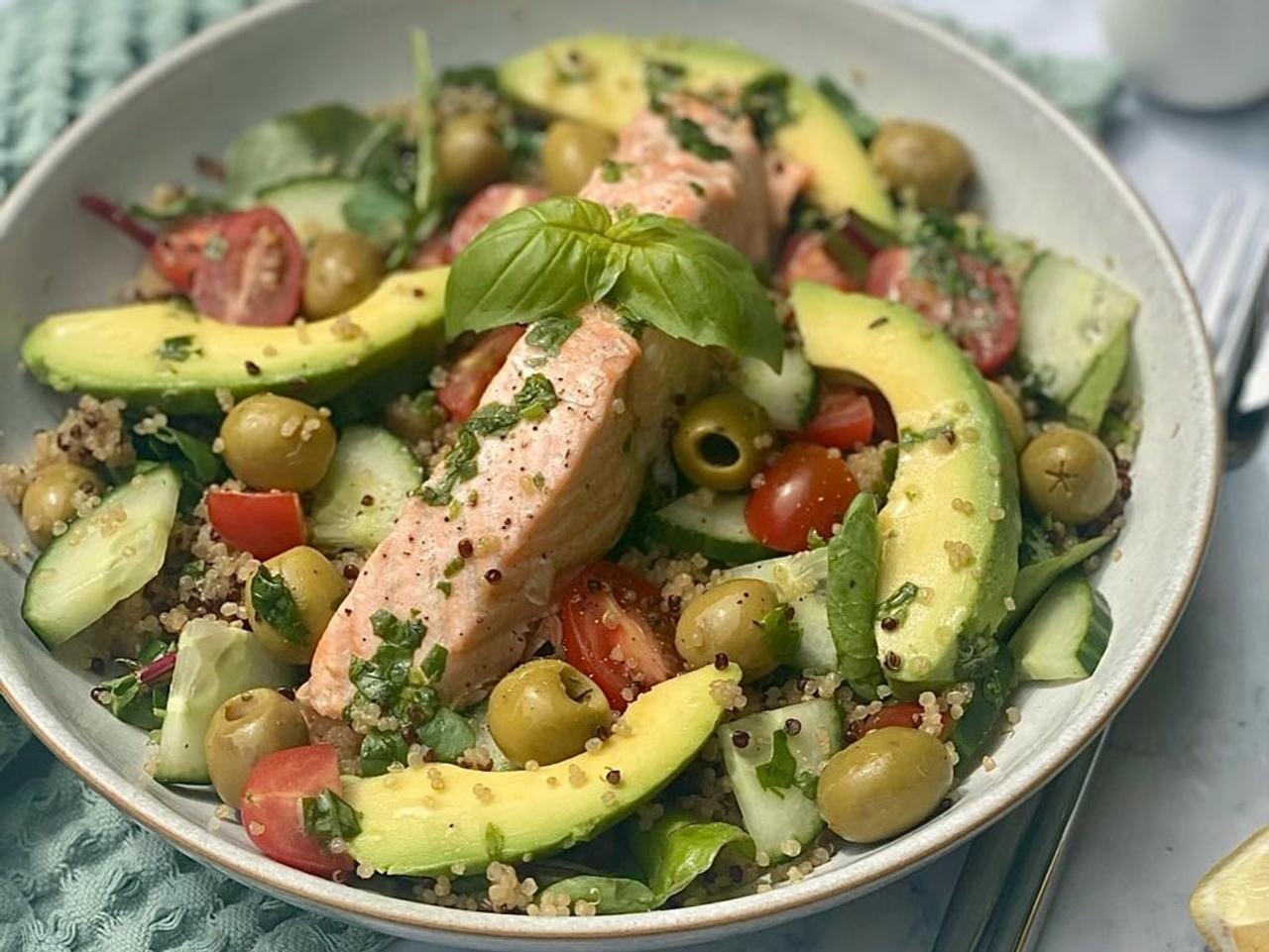 サーモンとアボカドのサラダ