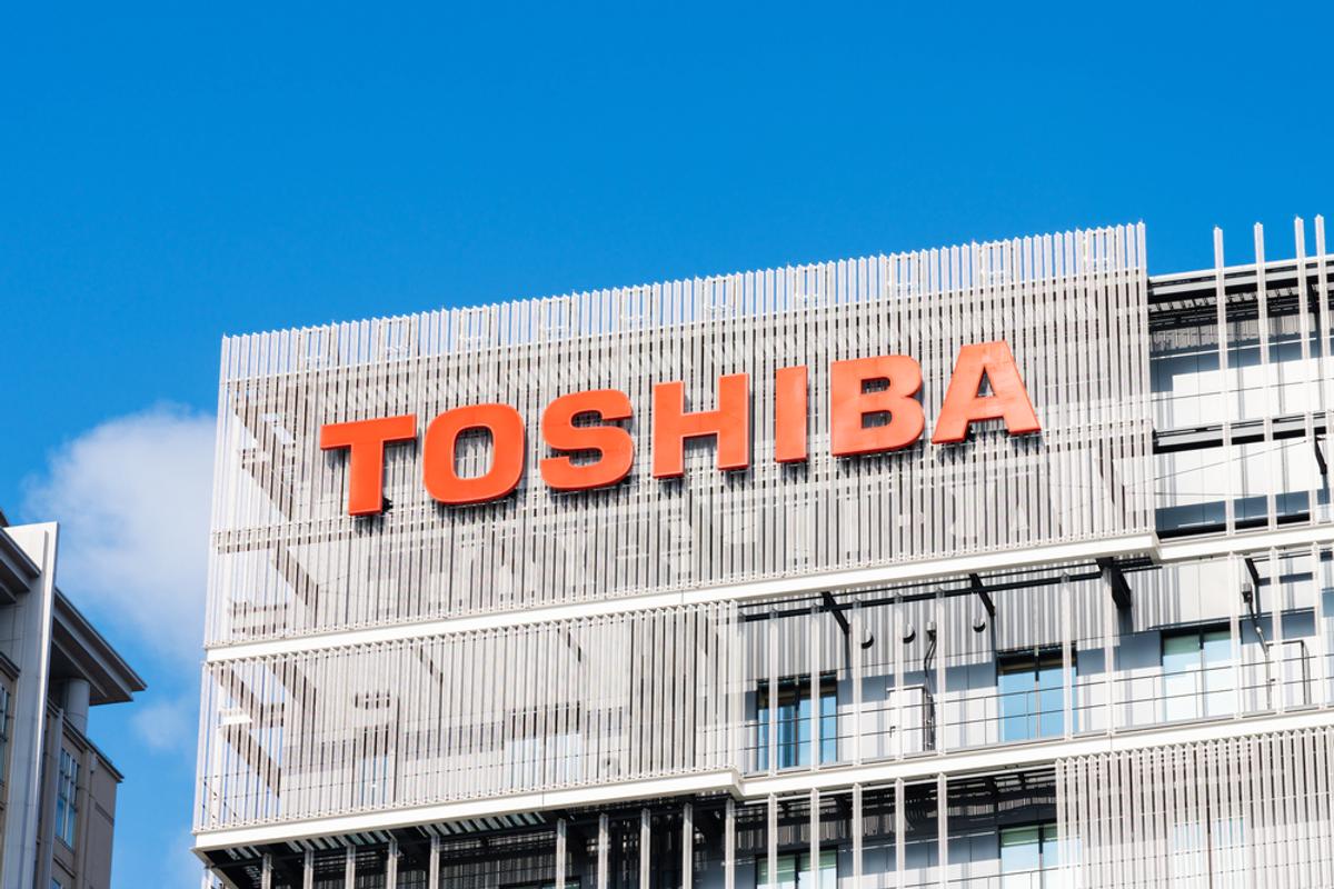 “あえて”上場廃止する企業続々。仕掛け人カーライルの部門3トップが語る、脱・日本的「身の丈経営」 | Business Insider Japan