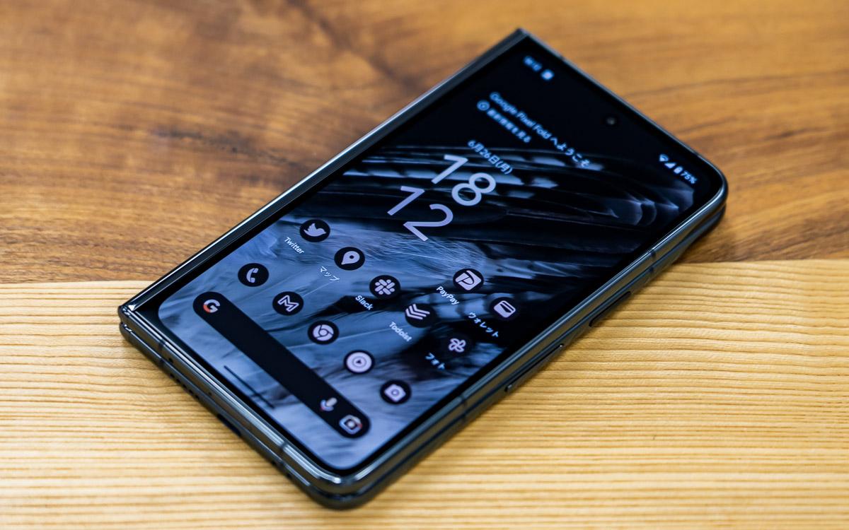 グーグル・初折りたたみスマホ「Pixel Fold」使ってみた：LINEやSlack 