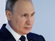 ロシア連邦議会で年次演説を行うプーチン大統領。