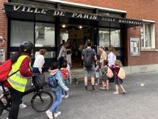 大手マスコミ記者を辞めて“主夫”に。パリに移住、2児の子育てに奔走する日々