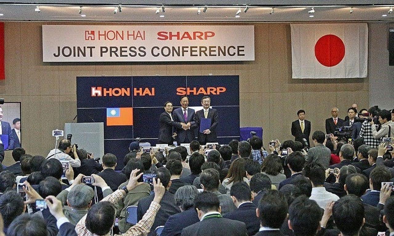 シャープは台湾のホンハイ精密に買収されることに合意した＝ 2016年2月＝