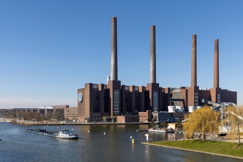 ドイツにあるフォルクスワーゲンの工場は「生演奏と伝統料理」で従業員らを約3週間の夏休みへ送り出している