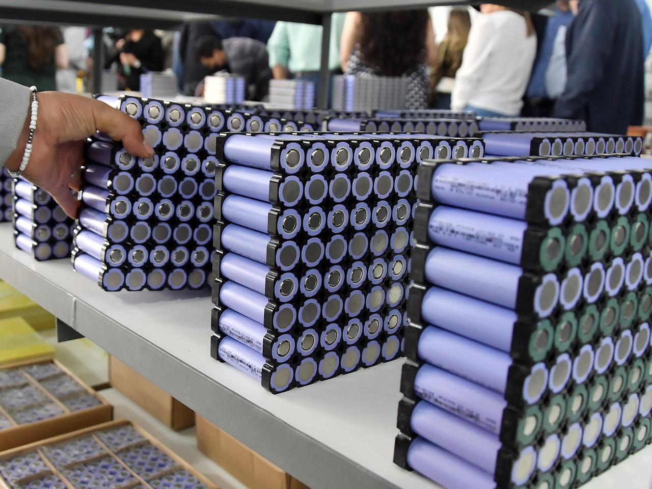 リチウムイオン電池の生産には、児童労働や環境破壊がつきまとう。