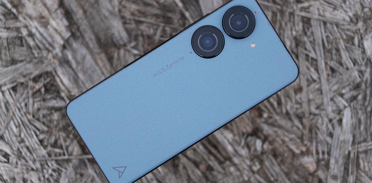 小さいけれど凄いやつ。心地よいハイエンドスマホ「Zenfone 10」 | Business Insider Japan