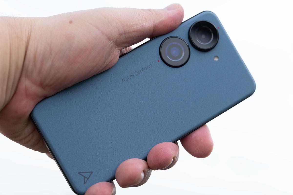 小さいけれど凄いやつ。心地よいハイエンドスマホ「Zenfone 10