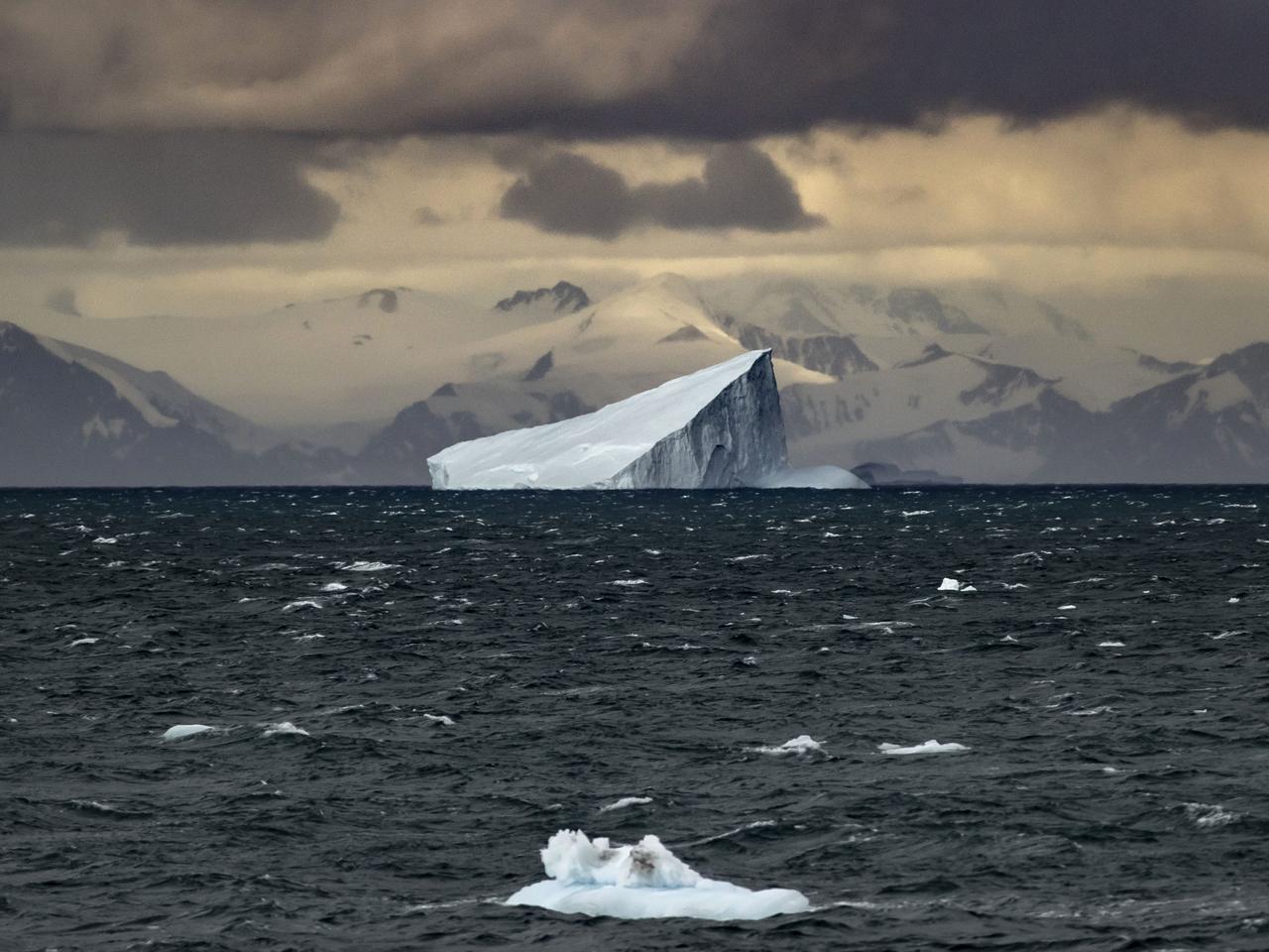 気候変動の影響で南極大陸の流氷が融けている。2022年2月撮影。