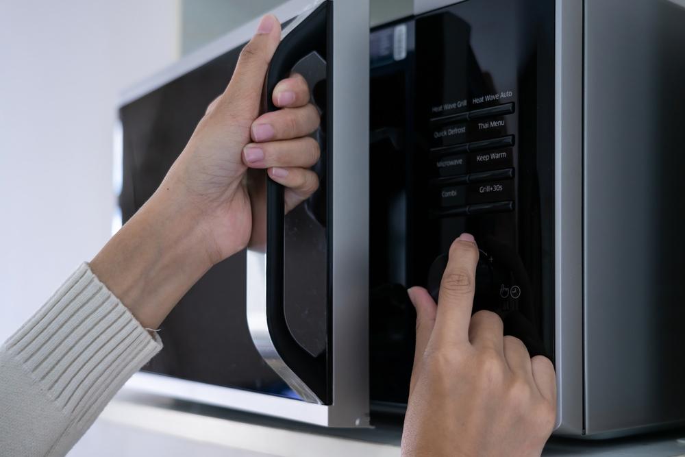 三菱ケミカル、レゾナックら大手も注目。電子レンジの｢お化け｣で化学