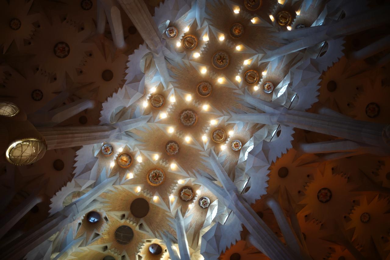 サグラダ・ファミリア内部の天井