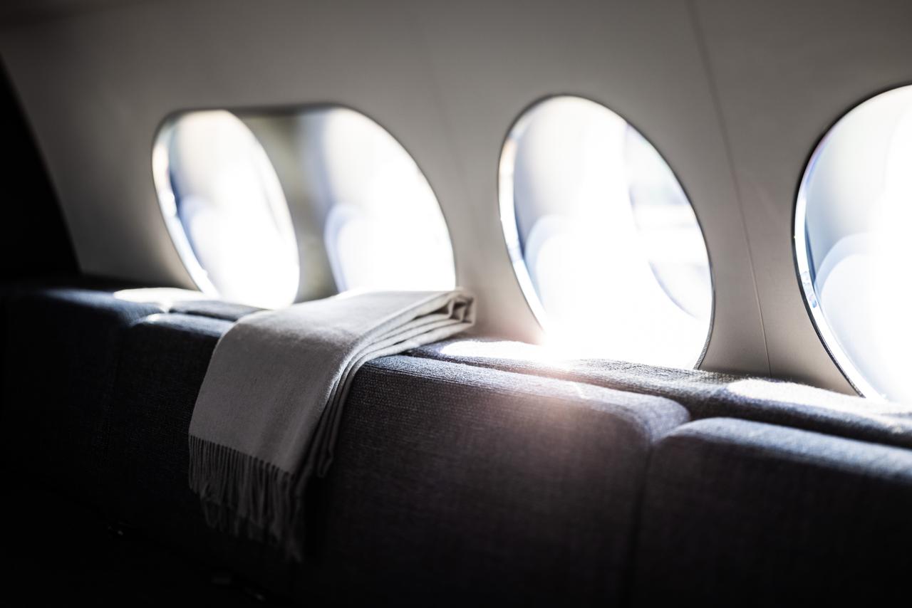 ACJ 220のメインラウンジ。