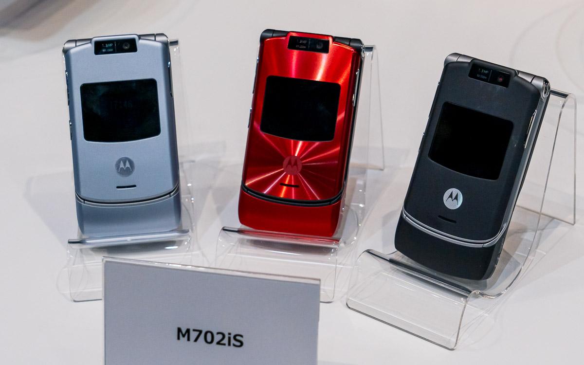 モトローラの新型折りたたみスマホ｢razr 40/40s｣の本気度。10万円以下でおサイフ対応 | Business Insider Japan