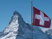 スイスの山と国旗