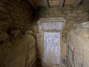 サッカラ遺跡で発見された墓の内部の様子。